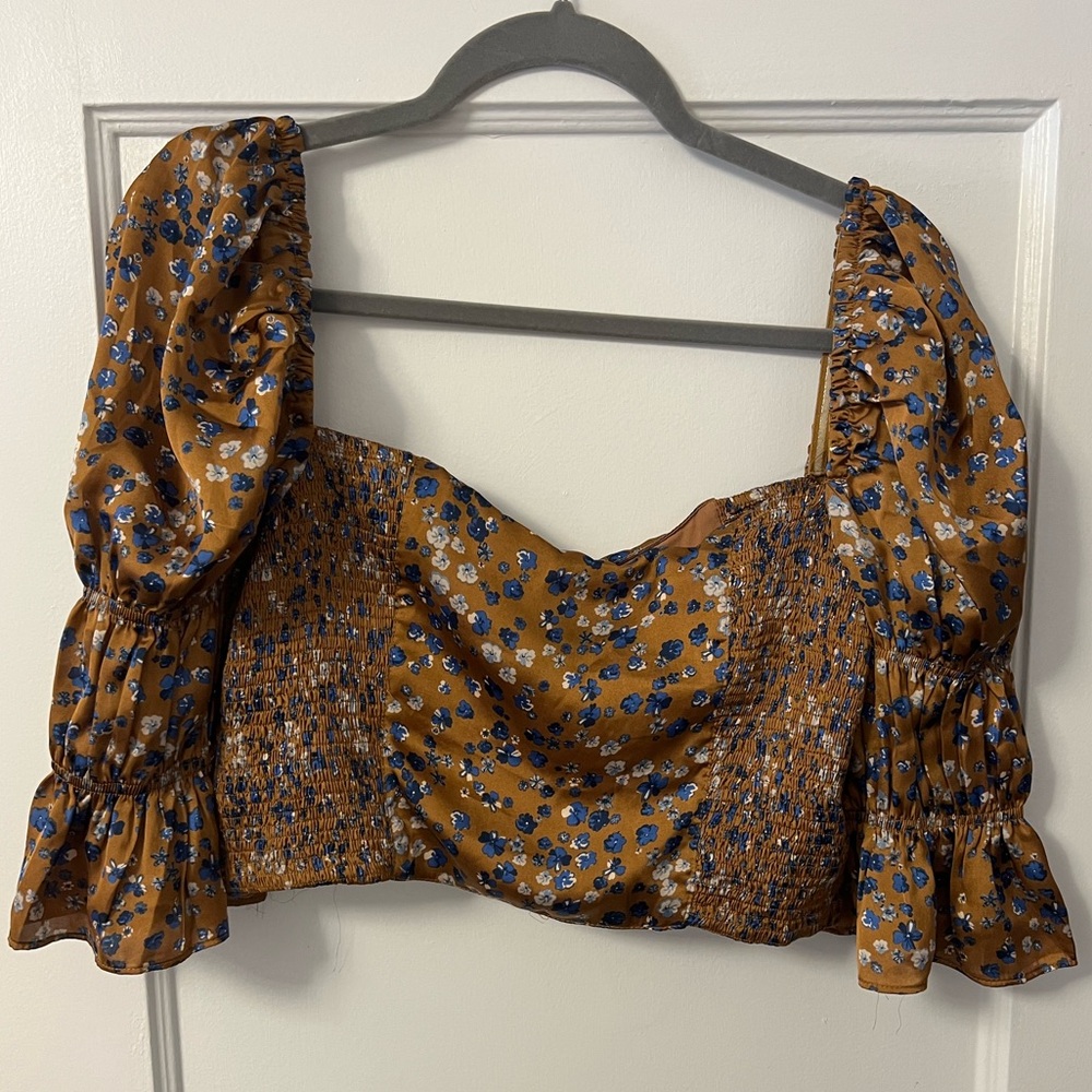 Vestique Ruched Balloon Sleeve Floral Cropped Blouse